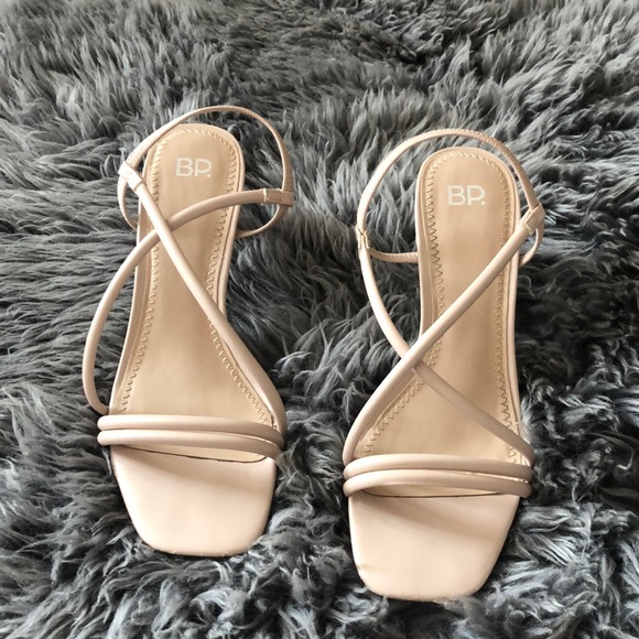 BP strappy show - Picture 1 of 3